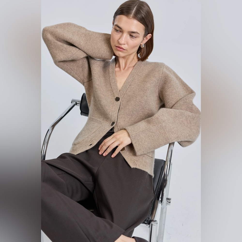 ๐SOLD๐ NWOT Almina Concept Merino Wool V Neck Cardigan in Oatmeal - Picture 4 of 14